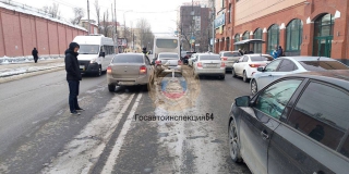 На Кутякова в массовом ДТП с маршруткой пострадала водитель «Рено» На Кутякова в массовом ДТП с маршруткой пострадала водитель «Рено»