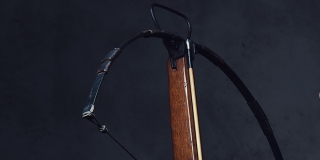 Жителя Екатериновского района наказали за угрозы полицейскому арбалетом Жителя Екатериновского района наказали за угрозы полицейскому арбалетом