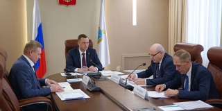 На укрепление базы в школах Саратовской области направят 1,5 млрд рублей На укрепление базы в школах Саратовской области направят 1,5 млрд рублей