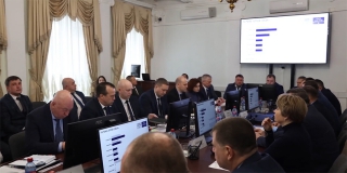 В районах Саратова начали вести ямочный ремонт на 36 участках дорог В районах Саратова начали вести ямочный ремонт на 36 участках дорог