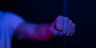 Юношу задержали за избиение прохожего на Рахова из-за «странного взгляда» Юношу задержали за избиение прохожего на Рахова из-за «странного взгляда»