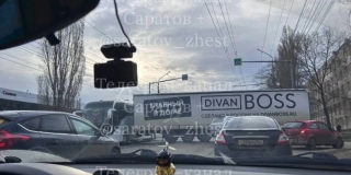 На Московском шоссе из-за ДТП автобус и грузовик полностью перекрыли дорогу На Московском шоссе из-за ДТП автобус и грузовик полностью перекрыли дорогу