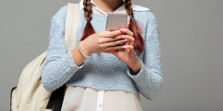 Энгельсская школьница помогла «отвязать» номер мамы и отдала мошенникам деньги Энгельсская школьница помогла «отвязать» номер мамы и отдала мошенникам деньги