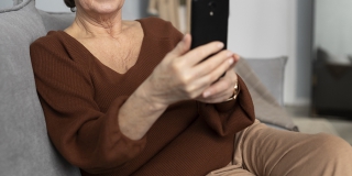 Энгельситка «помогла» знакомому продлить действие паспорта и лишилась денег Энгельситка «помогла» знакомому продлить действие паспорта и лишилась денег