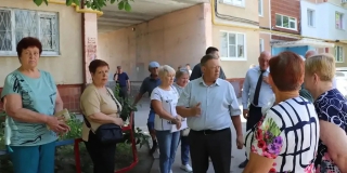 Панков: Жителям дома на Лесной помогут решить коммунальные проблемы с водой Панков: Жителям дома на Лесной помогут решить коммунальные проблемы с водой