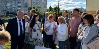 Чиновник обратится к правоохранителям из-за провокации с «дольщиками» в Авиаторе Чиновник обратится к правоохранителям из-за провокации с «дольщиками» в Авиаторе