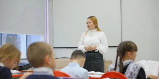 В Саратовской области 16 педагогов получат 200 тысяч рублей за достижения В Саратовской области 16 педагогов получат 200 тысяч рублей за достижения