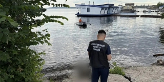 В Заводском районе на Волге нашли тело неизвестного мужчины В Заводском районе на Волге нашли тело неизвестного мужчины