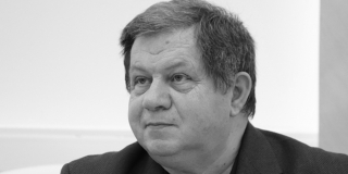 В Саратове автобус насмерть сбил профессора СГУ Владимира Кощеева В Саратове автобус насмерть сбил профессора СГУ Владимира Кощеева
