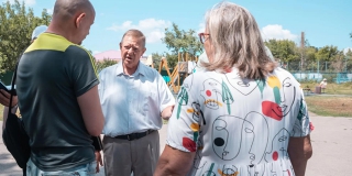 Жители Улешей предлагают продолжать озеленение сквера и расширение тропинок Жители Улешей предлагают продолжать озеленение сквера и расширение тропинок