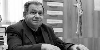 Трагически погибшего профессора СГУ Владимира Кощеева похоронят в Таганроге Трагически погибшего профессора СГУ Владимира Кощеева похоронят в Таганроге
