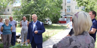 Панков обсудит с УК жалобы жителей Крымского тупика на проблемы в сфере ЖКХ Панков обсудит с УК жалобы жителей Крымского тупика на проблемы в сфере ЖКХ