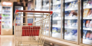 Саратовстат заявил о снижении цены минимального набора продуктов за год Саратовстат заявил о снижении цены минимального набора продуктов за год