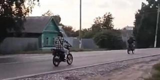 В Петровске остановили 14 подростков-нарушителей на мототранспорте В Петровске остановили 14 подростков-нарушителей на мототранспорте