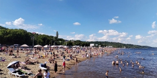 Жара. Саратовцам советуют пить больше воды и избегать физических нагрузок Жара. Саратовцам советуют пить больше воды и избегать физических нагрузок