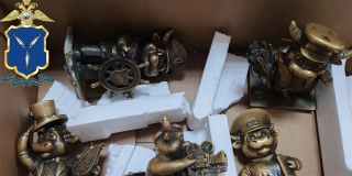 Похитителями фигурок бычков в Энгельсе оказались трое пьяных хулиганов Похитителями фигурок бычков в Энгельсе оказались трое пьяных хулиганов