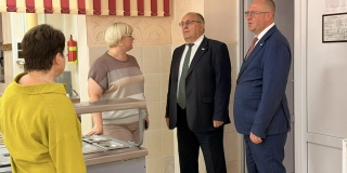 Молчанов о самостоятельной готовке пищи в школах: Нужна не техника, а кадры Молчанов о самостоятельной готовке пищи в школах: Нужна не техника, а кадры