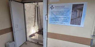 В хирургическом отделении балаковской больницы установили новый лифт В хирургическом отделении балаковской больницы установили новый лифт