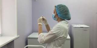 В больницах Саратовской области началась вакцинация против гриппа В больницах Саратовской области началась вакцинация против гриппа