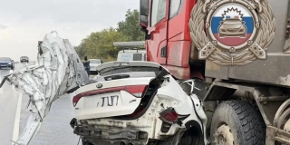 В Аткарском районе «Киа» попала под колеса фуры. Водитель погиб В Аткарском районе «Киа» попала под колеса фуры. Водитель погиб