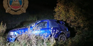 В Пугачевском районе мужчина погиб в перевернувшемся «Рено» В Пугачевском районе мужчина погиб в перевернувшемся «Рено»