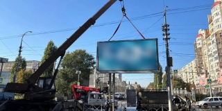 В Саратове с улиц убрали около 500 нестационарных объектов и баннеров В Саратове с улиц убрали около 500 нестационарных объектов и баннеров