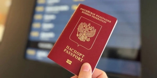 Саратовцев призывают не делать «селфи» на телефон для фото на загранпаспорт Саратовцев призывают не делать «селфи» на телефон для фото на загранпаспорт