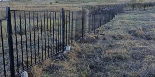 Сельское кладбище в Новобурасском районе благоустраивают по инициативе жителей Сельское кладбище в Новобурасском районе благоустраивают по инициативе жителей