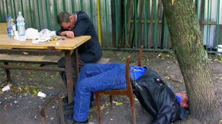 Растет число отравлений суррогатным алкоголем Растет число отравлений суррогатным алкоголем