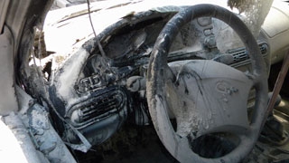 В центре Саратова горит внедорожник В центре Саратова горит внедорожник