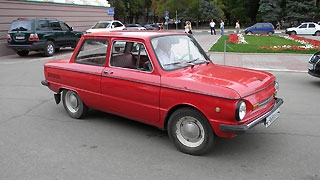 Писной приехал в думу на двух «Запорожцах» Писной приехал в думу на двух «Запорожцах»