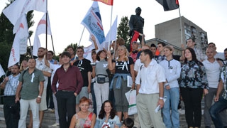 Общественники и националисты выступят против пикета «Яблока»