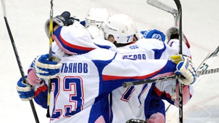 «Кристалл» выиграл четвертый матч подряд «Кристалл» выиграл четвертый матч подряд