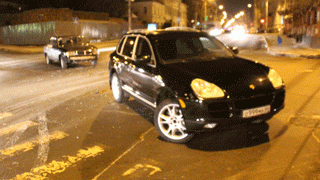 В Саратове «Волга» врезалась в «Porsche Cayenne» с красивыми номерами В Саратове «Волга» врезалась в «Porsche Cayenne» с красивыми номерами