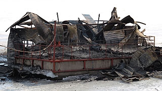 На Набережной дотла сгорел дебаркадер лодочной базы