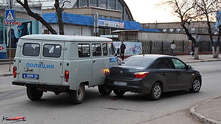 Автомобиль с бойцами «особого назначения» попал в ДТП у Сенного рынка  