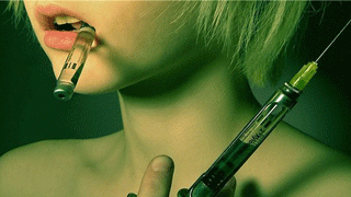 Наркоманке не удалось подкупить полицейского 2 тыс. рублей Наркоманке не удалось подкупить полицейского 2 тыс. рублей