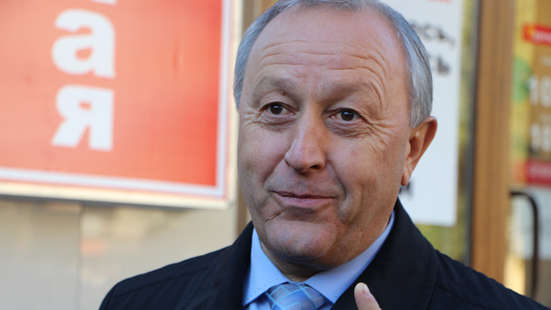 Кандидат в губернаторы Радаев обзавелся представителем по финансовым вопросам